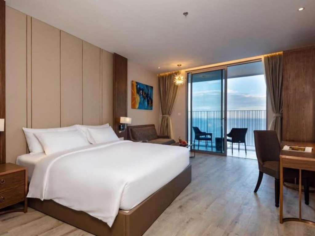 Phòng Grand Studio Panoramic City View Tại Holi Panorama Hotel Nha Trang