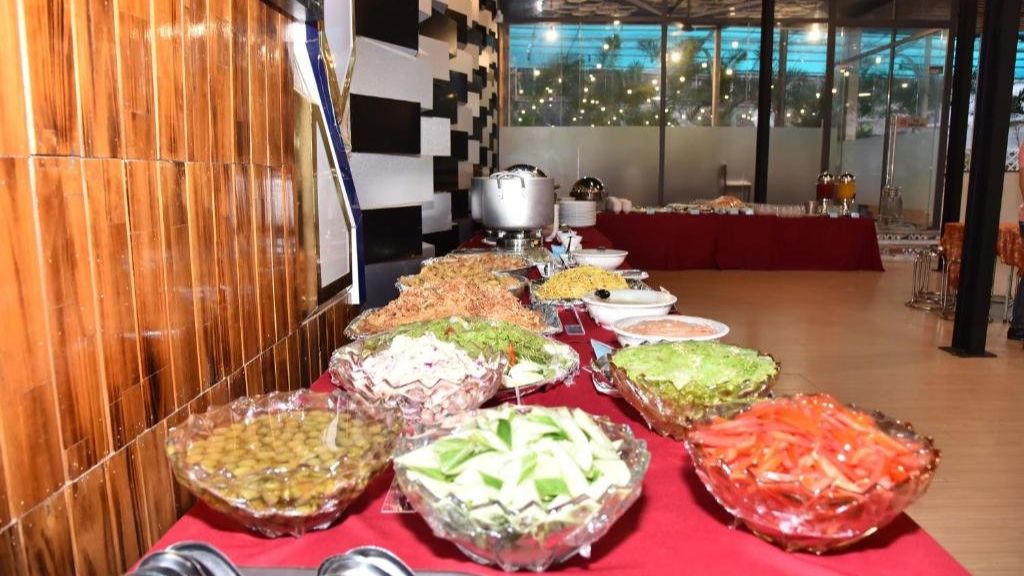 Quầy buffet phục vụ tại nhà hàng