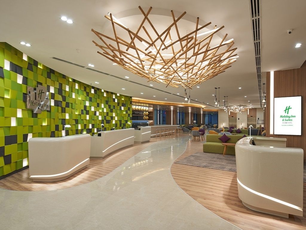 Sảnh Check In Holiday Inn & Suites Saigon Airport Hotel 5*