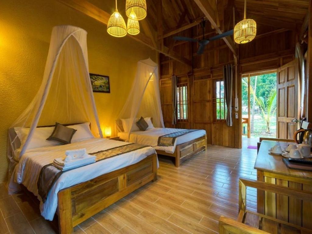 Phòng Bungalow Deluxe tại khu nghỉ dưỡng Island Lodge Phú Quốc 3 sao