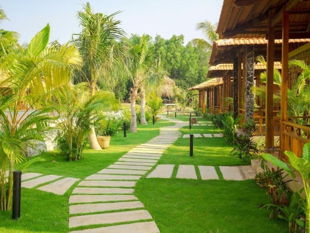 Khuôn viên khu nghỉ dưỡng Island Lodge