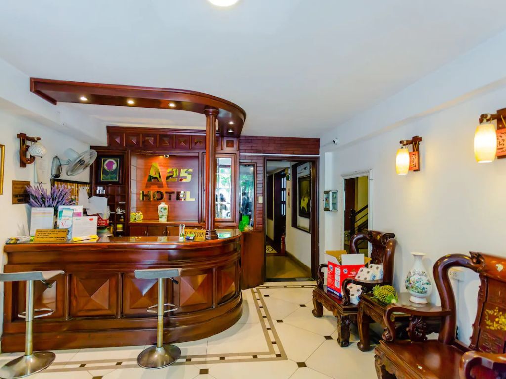 Sảnh chờ tại Hotel A25 122 Lê Lai HCM