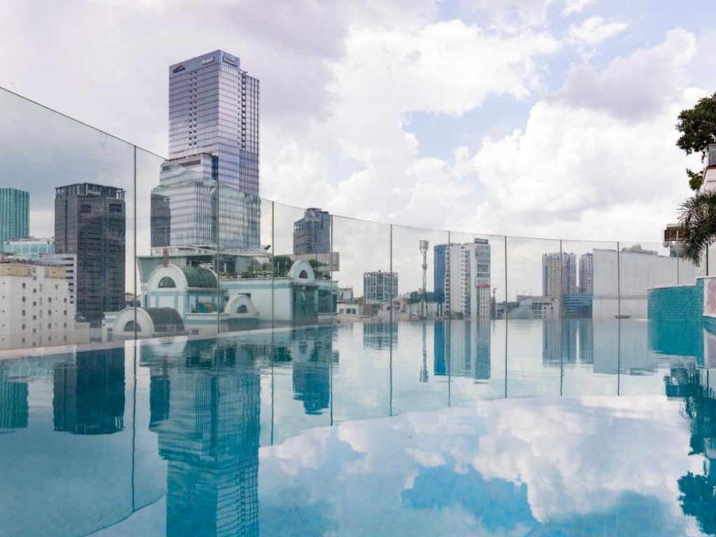 Hồ Bơi Khách Sạn A - Em 46 Hai Bà Trưng