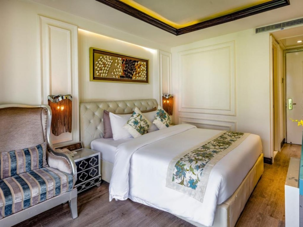 Phòng Premium Deluxe Khách Sạn A - Em 46 Hai Bà Trưng