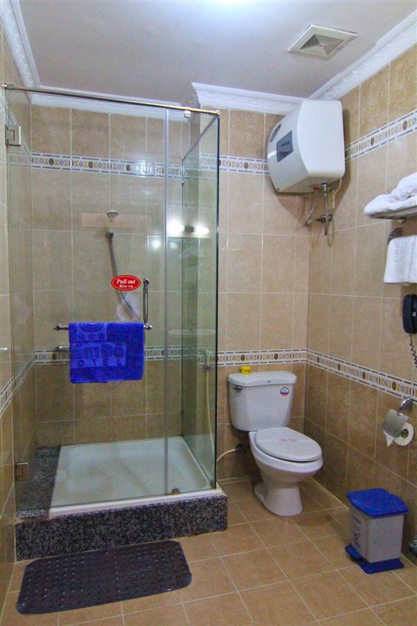 Phòng Tắm  Khách Sạn Hoàng Yến Đà Lạt