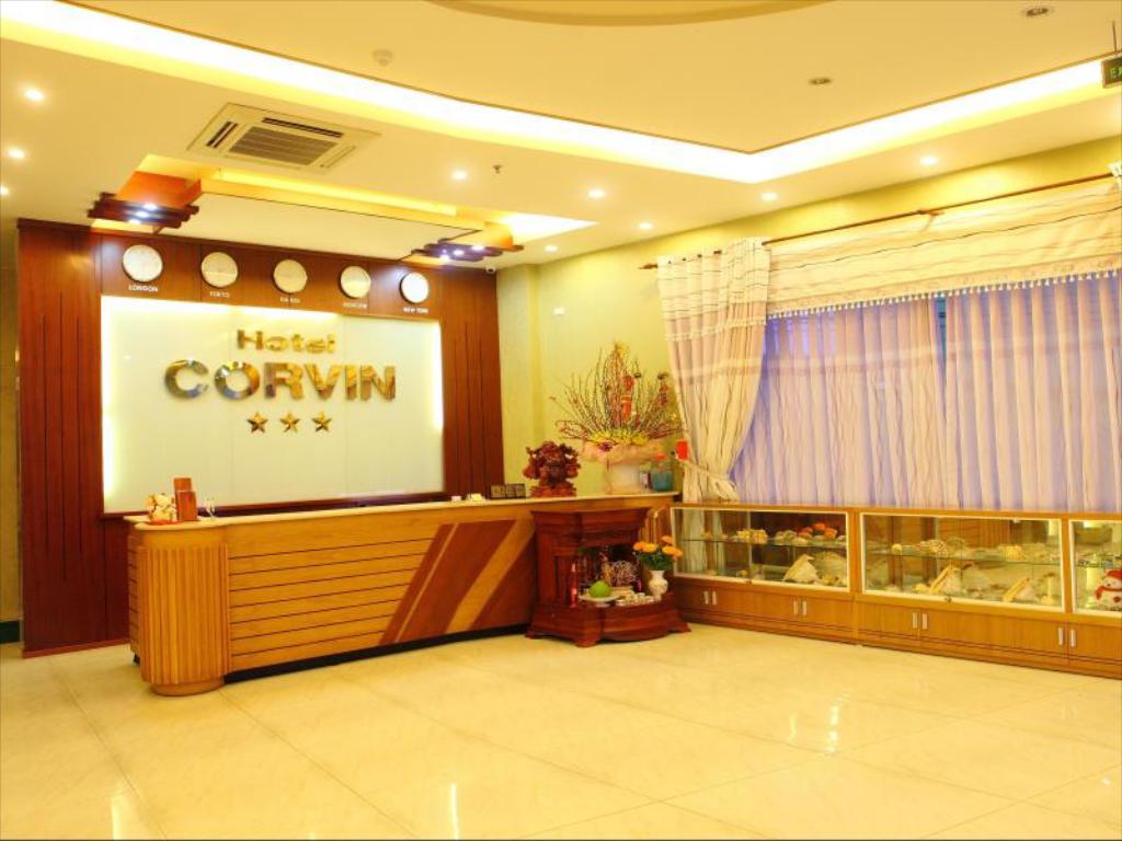 Quầy lễ tân Khách sạn Corvin Vũng Tàu