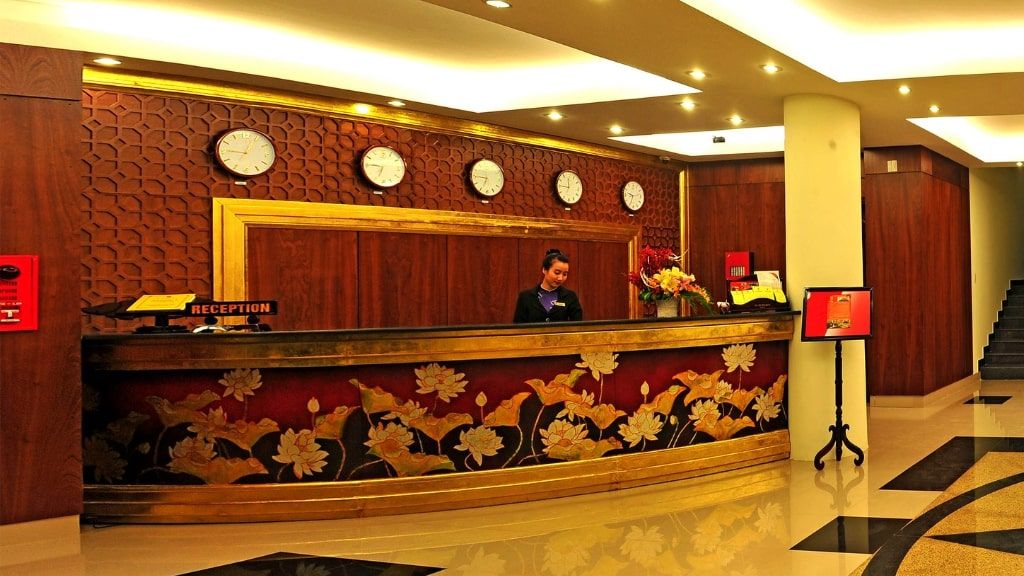 Quầy lễ tân tại Khách sạn Duy Tân Vinh