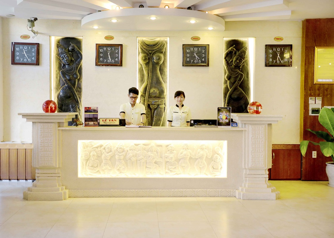 Lễ tân