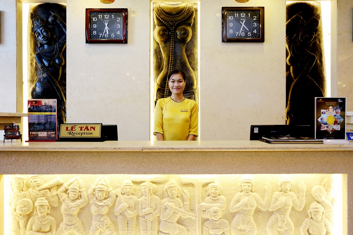 Lễ tân