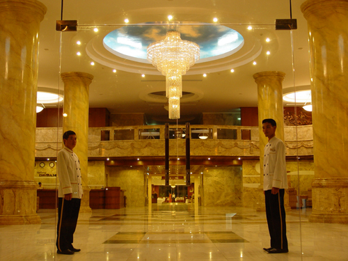 Cửa Khách Sạn