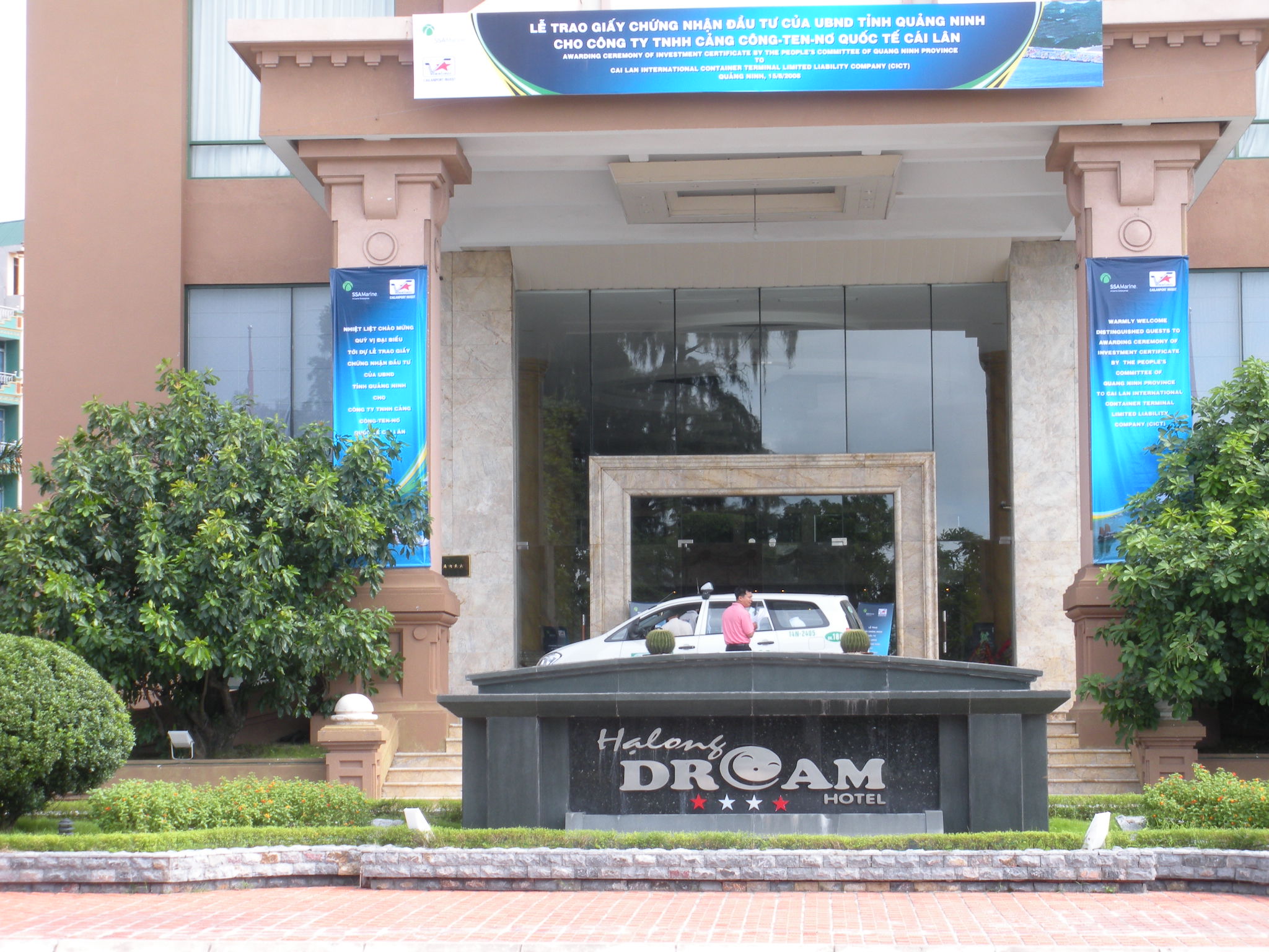 Toàn Cảnh Khách Sạn