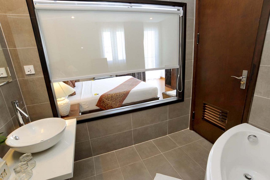 Phòng Tắm  - Phòng Deluxe Hướng Biển