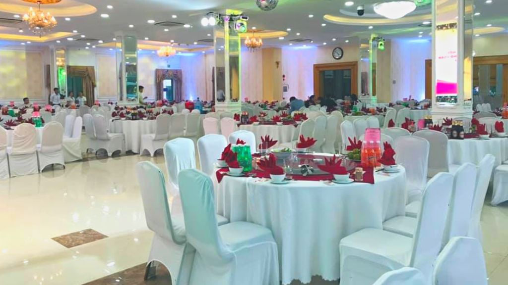 Nhà hàng tại khách sạn Khăn Quàng Đỏ 3*