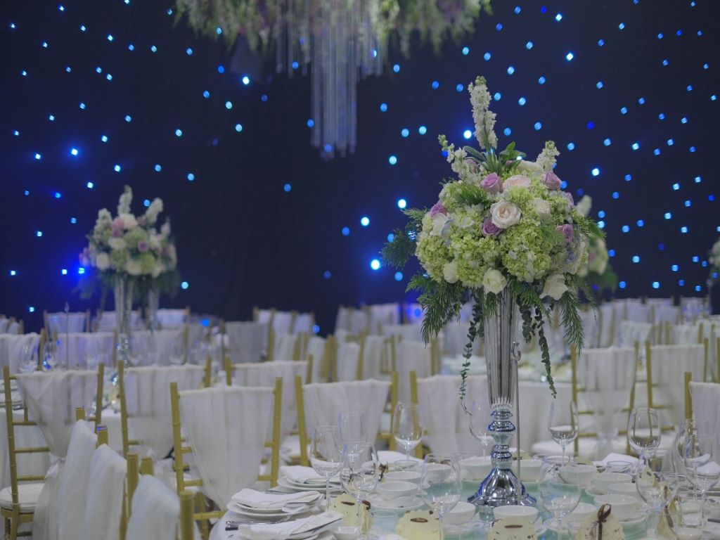 Không gian sang trọng trong tiệc cưới được tổ chức tại Merperle Crystal Palace Sài Gòn