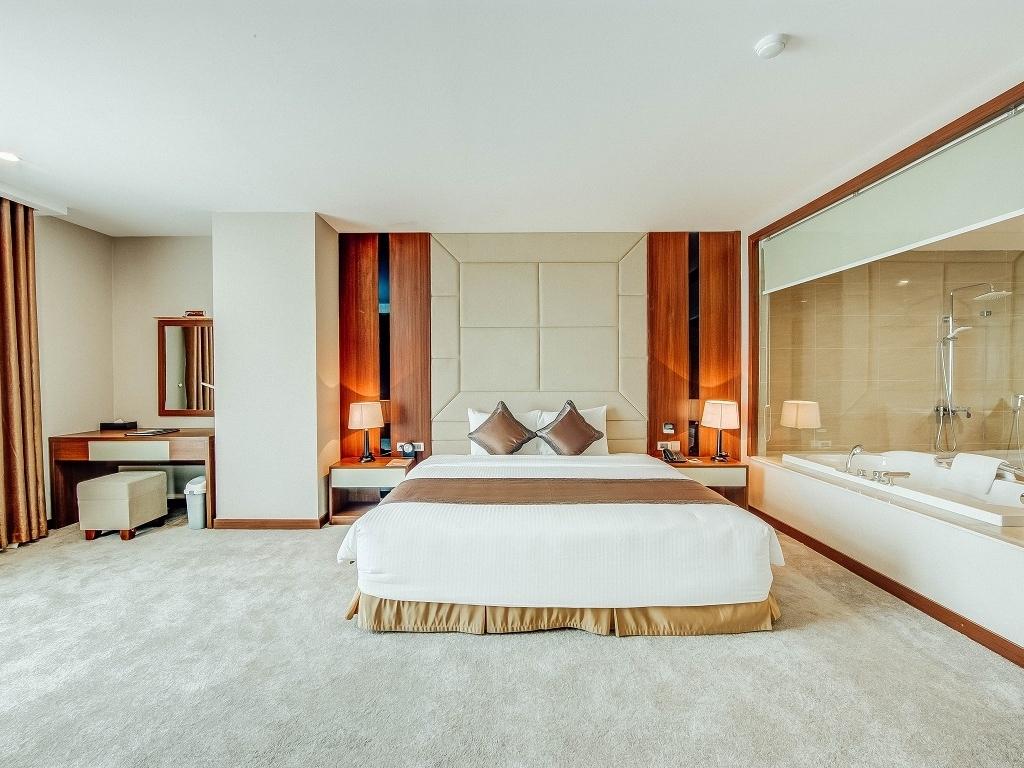 Phòng Deluxe Triple tại khách sạn Mường Thanh Luxury Bắc Ninh