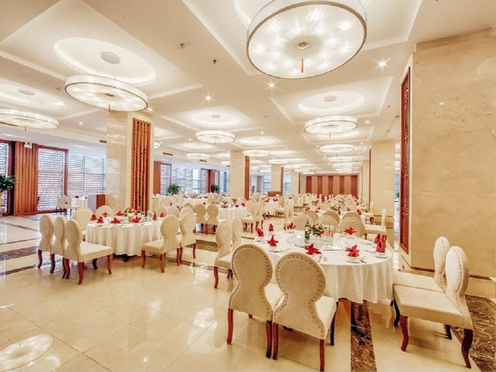 Nhà hàng Vọng Nguyệt tại khách sạn Mường Thanh Luxury