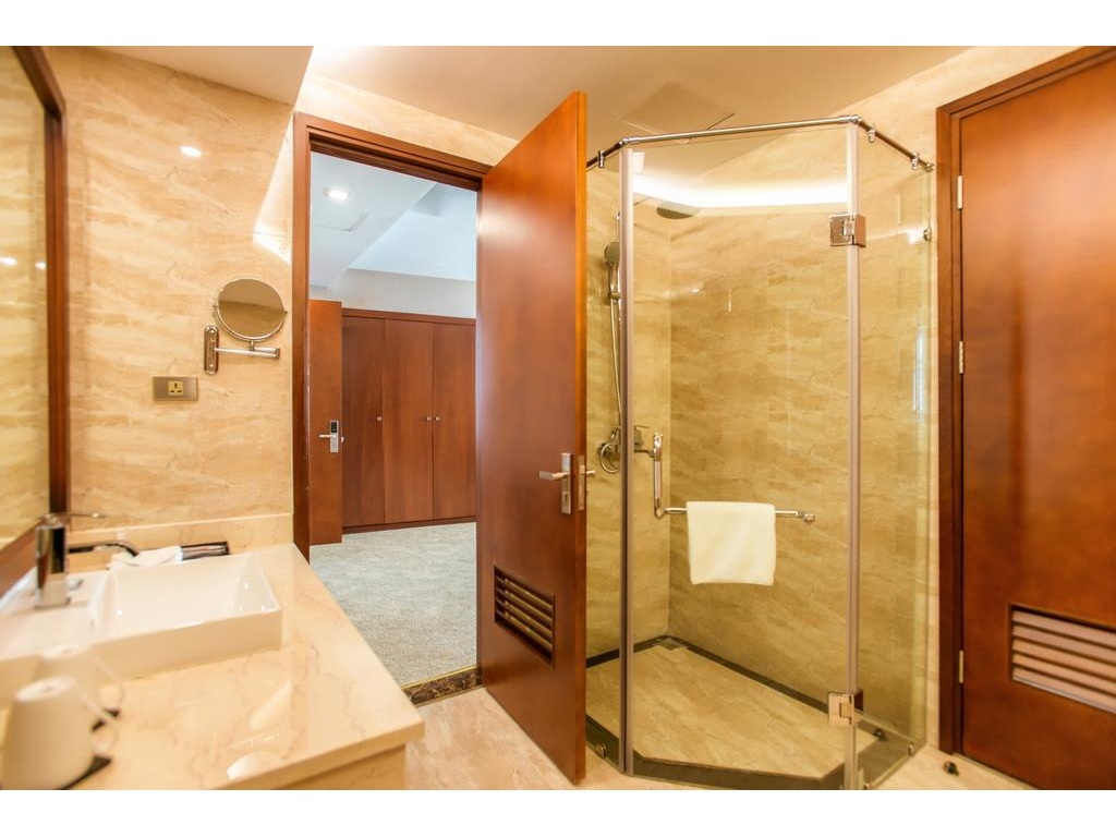 Phòng tắm Khách sạn Mường Thanh Luxury Cần Thơ