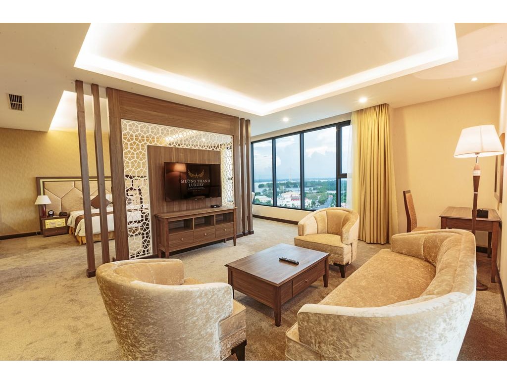 Phòng Royal Suite Khách sạn Mường Thanh Luxury Cần Thơ
