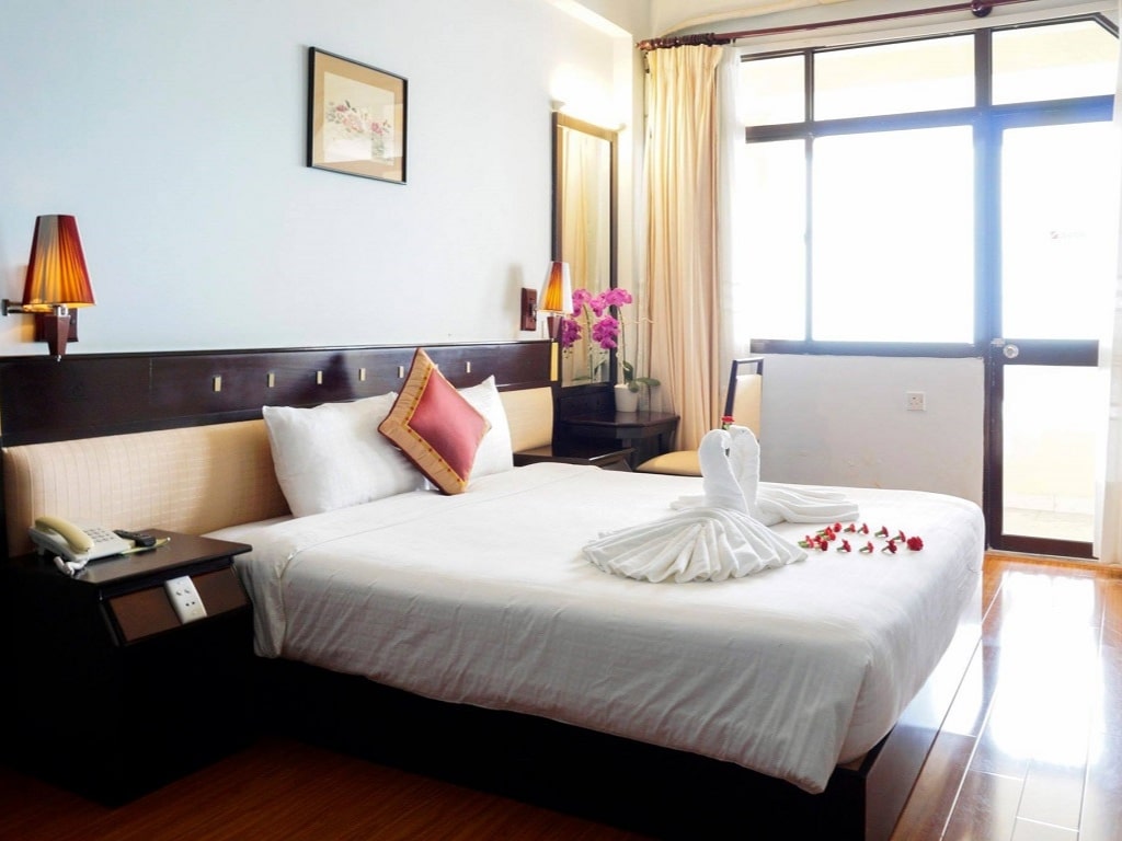 Phòng Deluxe Sea View Mỹ Lệ Hotel 3 Sao