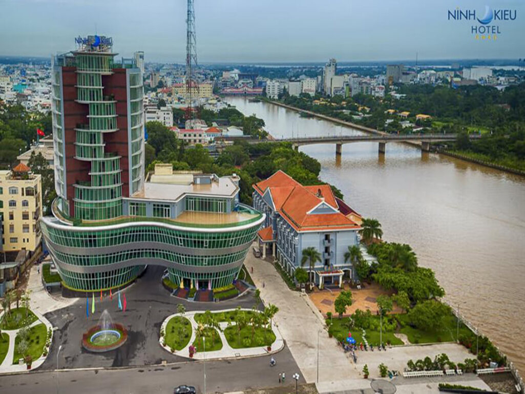 Over view Ninh Kiều Riverside Hotel Cần Thơ
