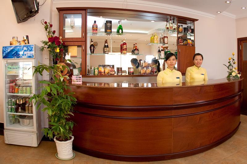 Quầy lễ tân
