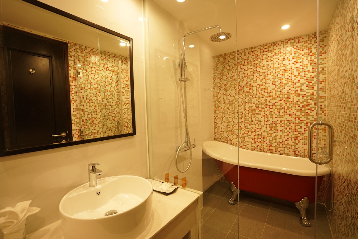 Phòng tắm Khách sạn Phú Hòa Đà Lạt