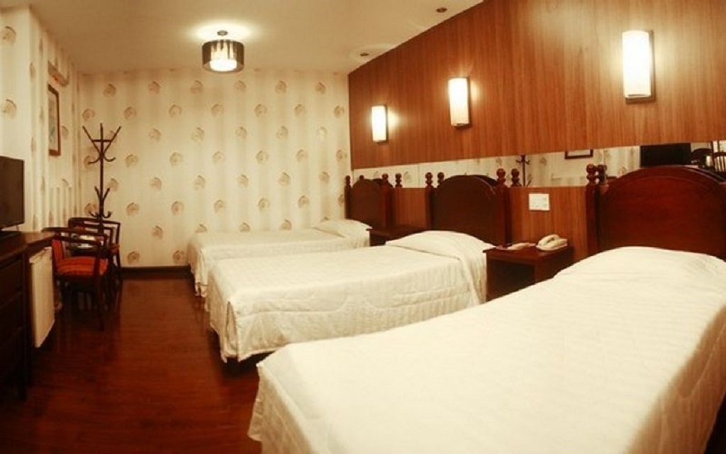 Deluxe Triple Khách sạn Phương Đông Cần Thơ