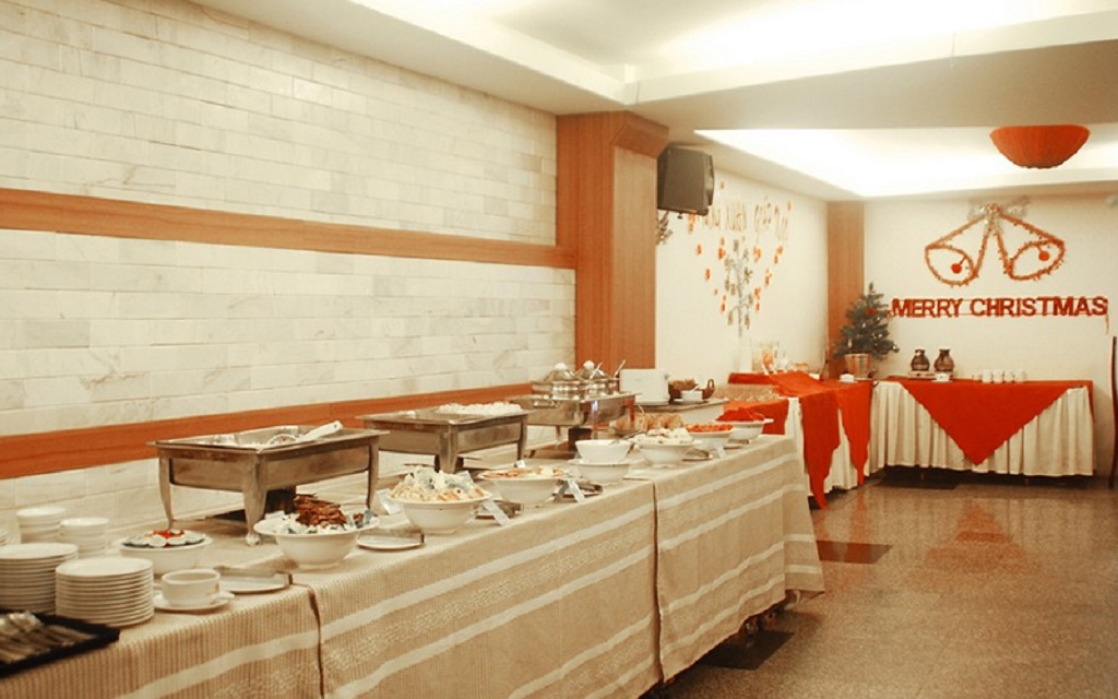 Buffet Khách sạn Phương Đông Cần Thơ