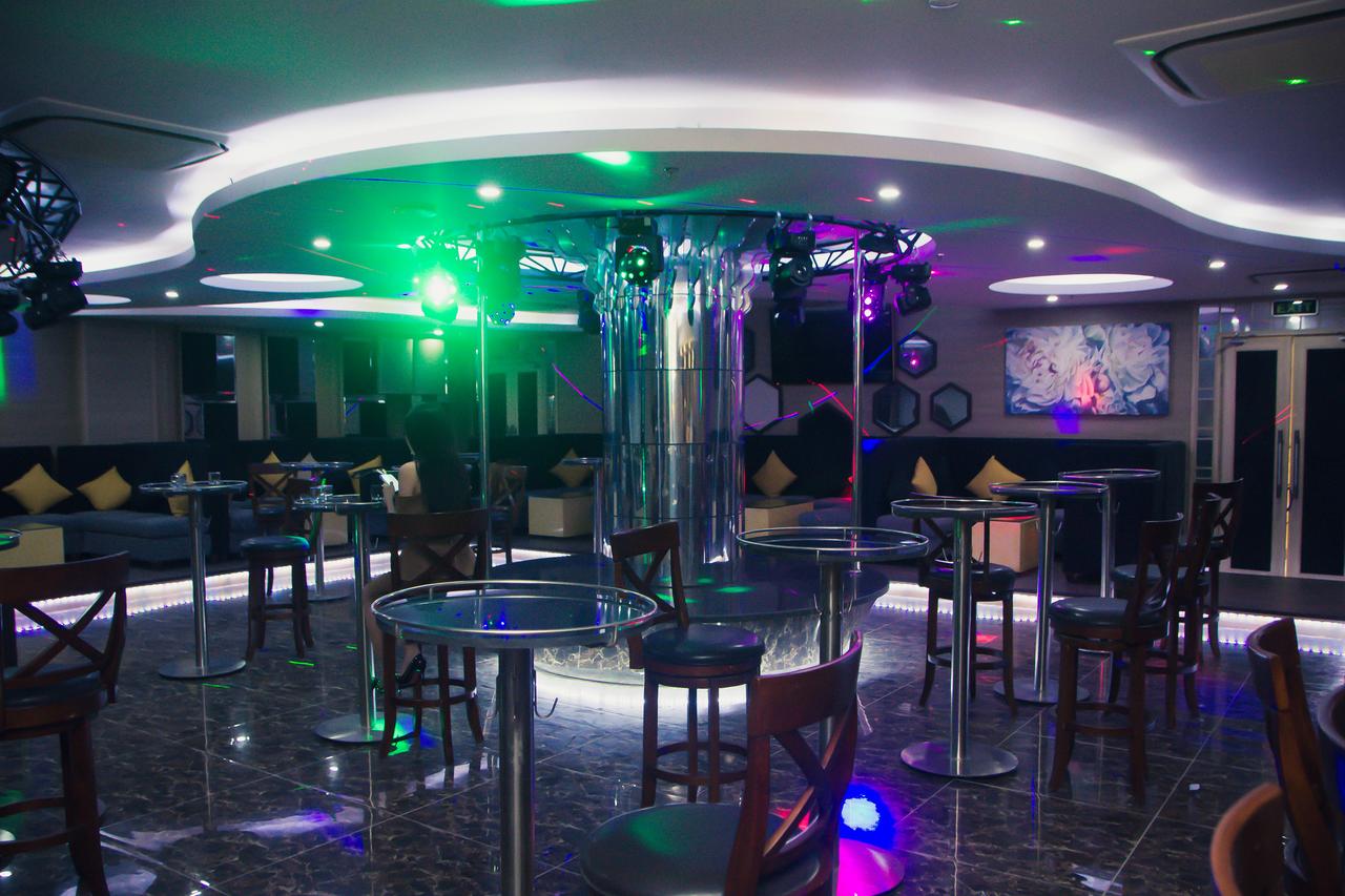 Phòng Karaoke Royal Huy Hotel