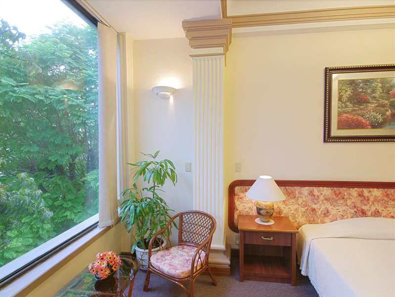 Khách sạn Spring Sài Gòn