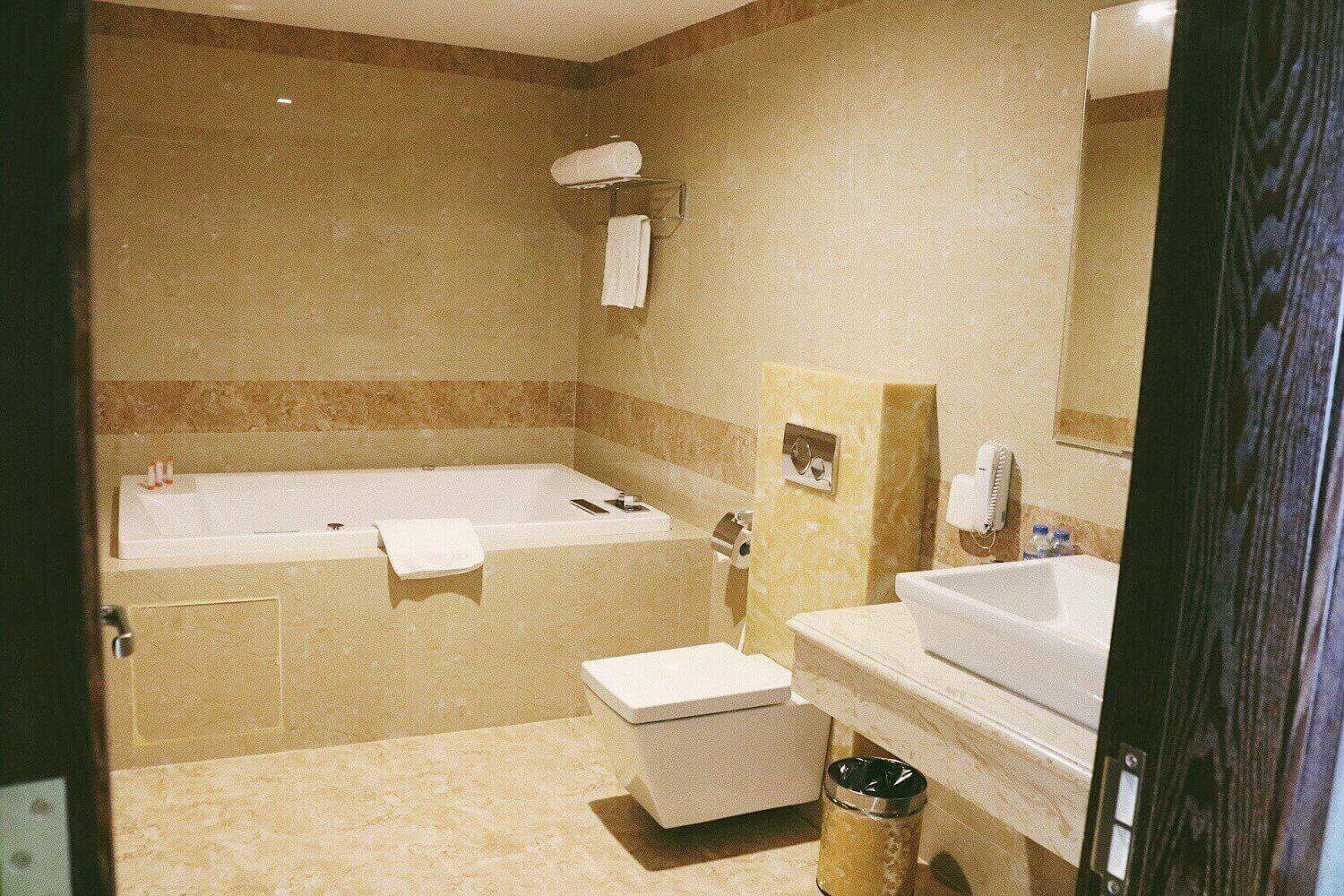 Phòng tắm khách sạn Summer Cửa Lò