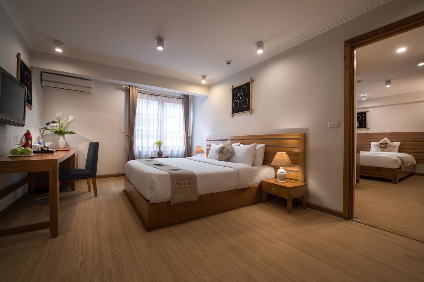 Connecting Room