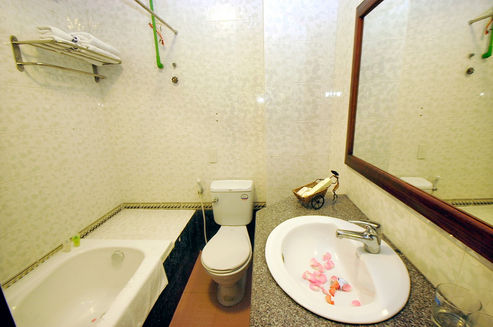 Phòng tắm - Phòng Superior