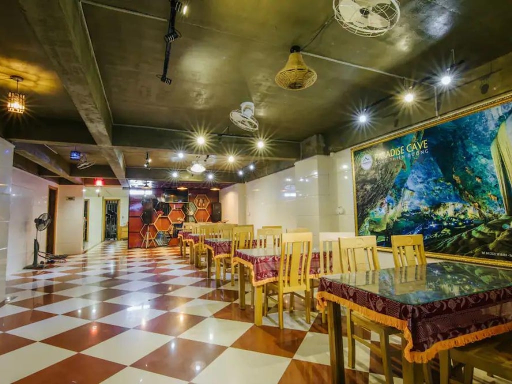 Nhà Hàng Tại Khách Sạn Thượng Hải - Vinh