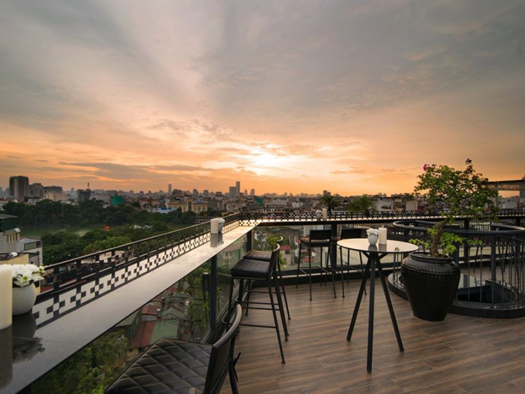 View nhìn từ Estrella Sky Bar tại La Nueva Hotel 4*