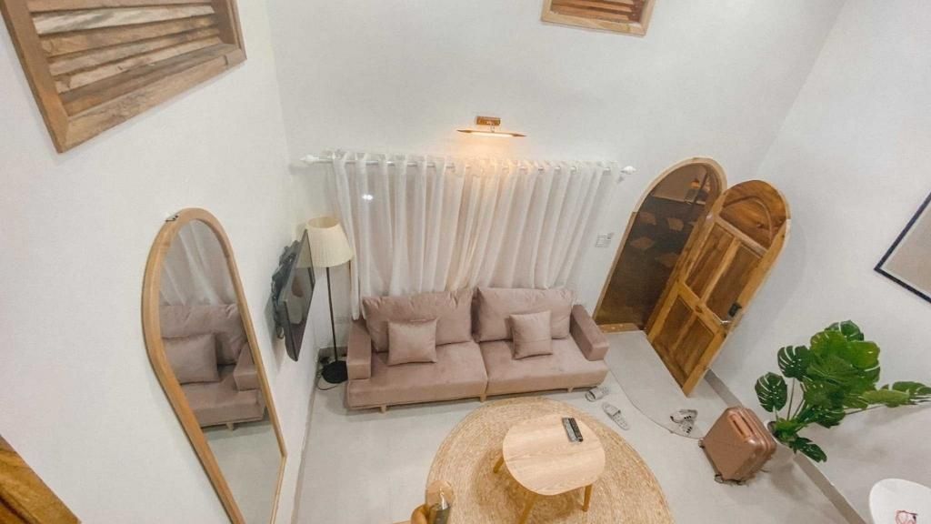 Deluxe Room with Hammock với gam màu trắng tinh tế