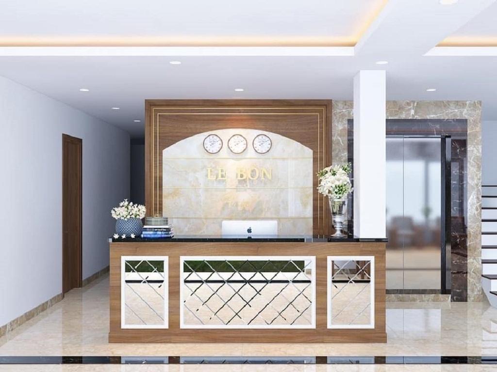 Sảnh lễ tân khách sạn Lepont