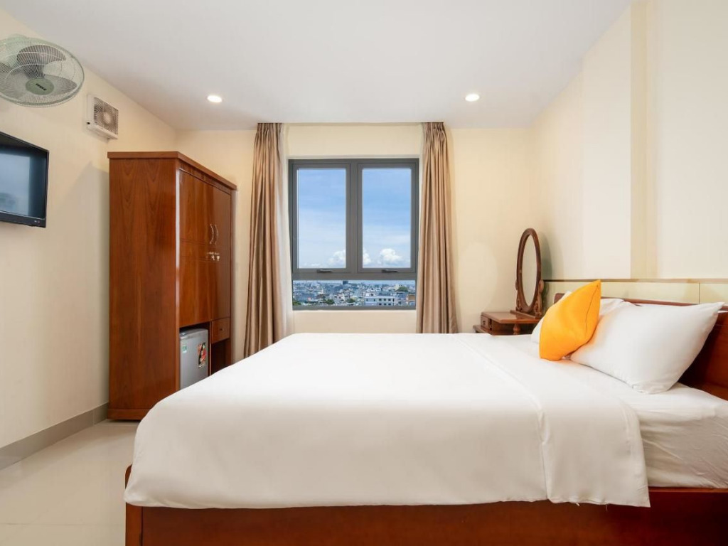 Phòng Deluxe Double Khách Sạn Lotus Rock Đà Nẵng