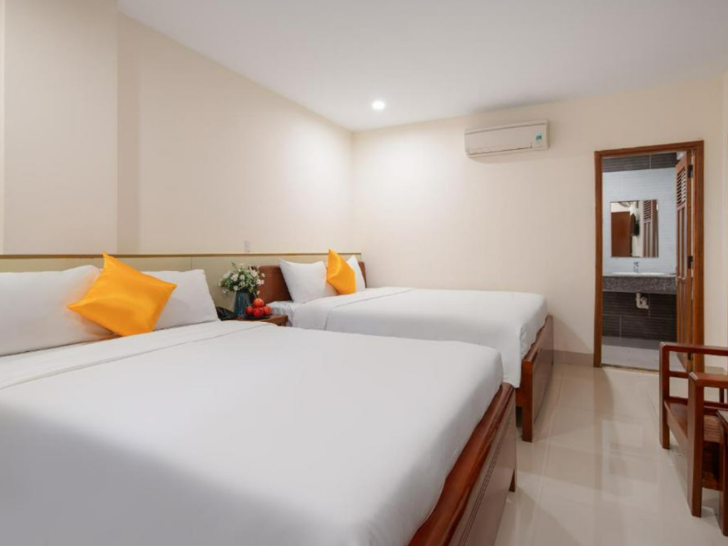 Phòng Family Khách Sạn Lotus Rock Đà Nẵng 3 Sao