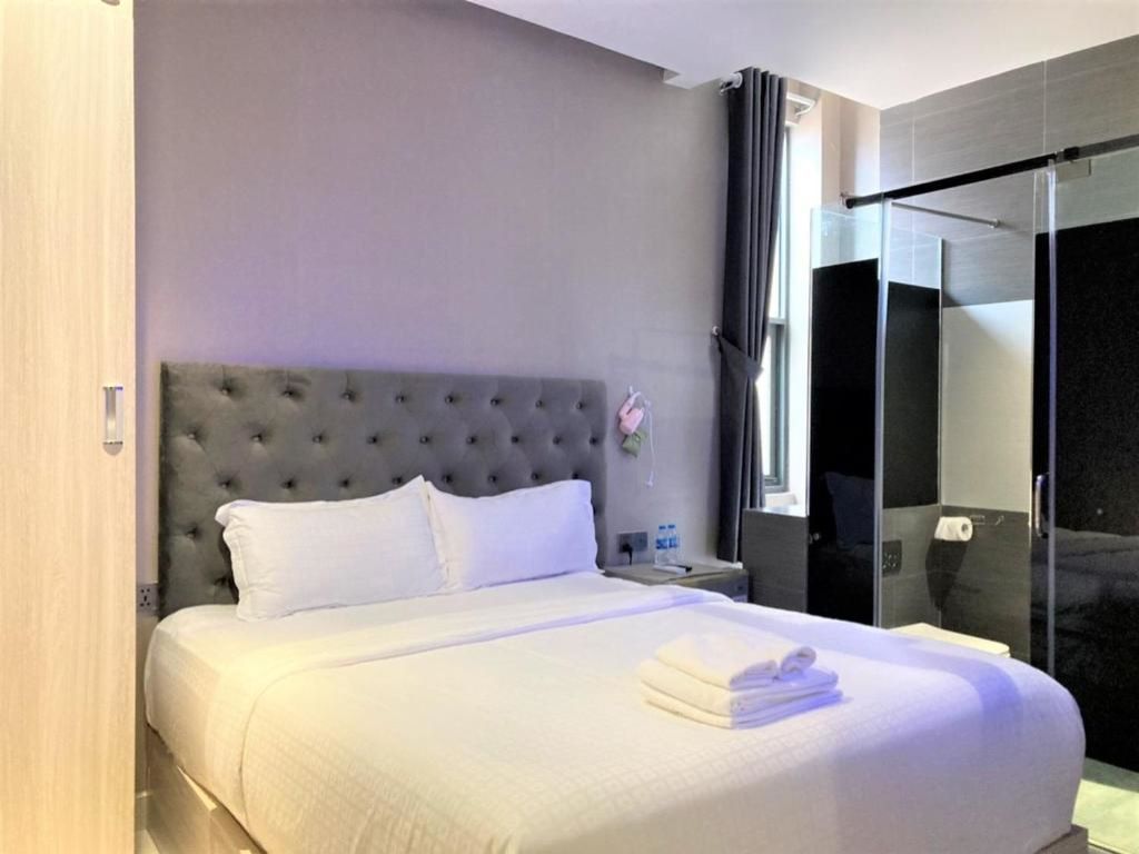 Phòng Deluxe Double Mari Hotel 3* Sài Gòn