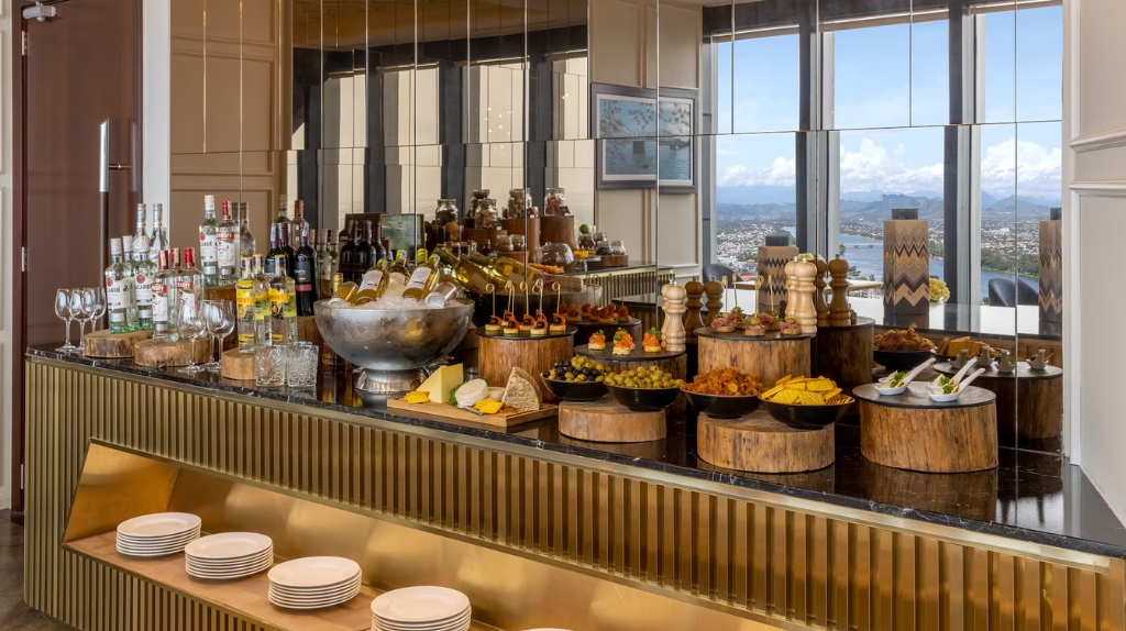 Quầy line Buffet tại nhà hàng