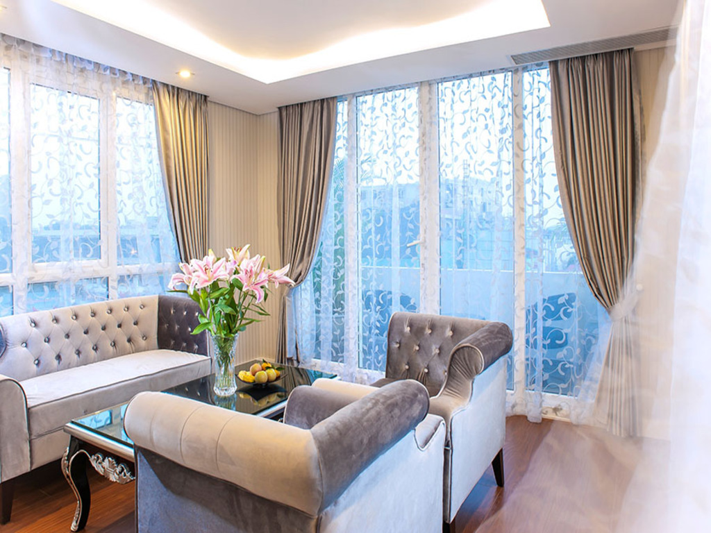 Phòng Suite with Balcony Tại Minerva Church Hotel Hà Nội