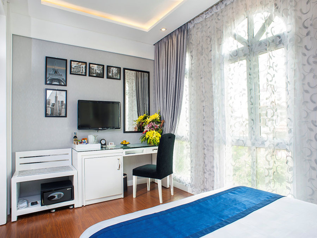 Phòng Deluxe Double with City view Minerva Church Hotel Hà Nội