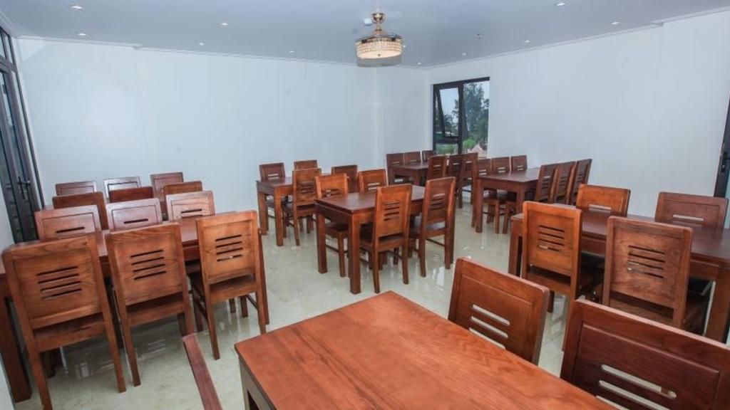 Nhà hàng ngay trong khách sạn