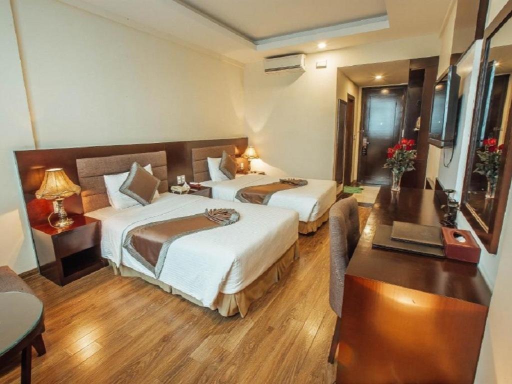 Phòng Deluxe Triple tại Mường Thanh Hotel 3 sao