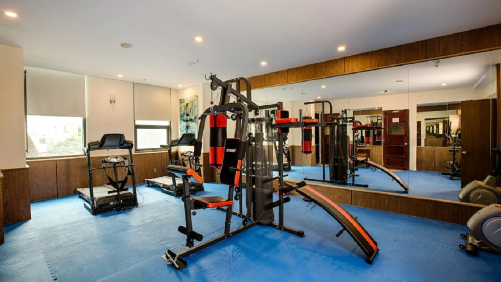 Phòng GYM đầy đủ máy móc hiện đại