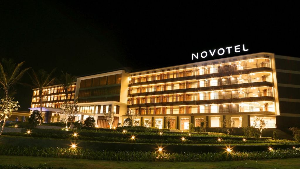 Novotel về đêm