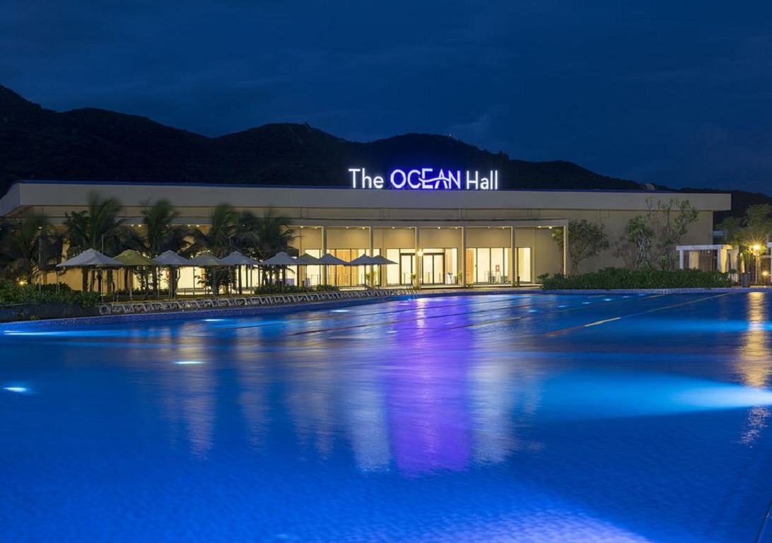 Hồ bơi Oceanami Villas & Beach Club