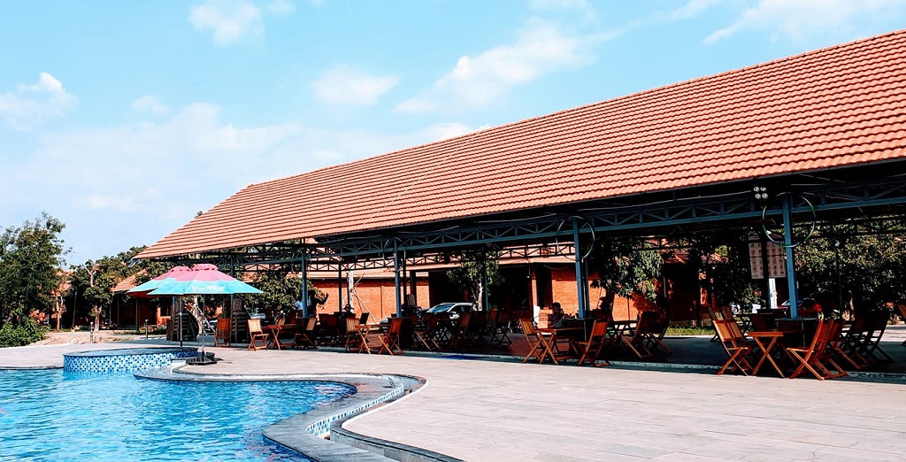 Nắng Quê Coffee and Swimming Pool Orchard Resort Nam Cát Tiên