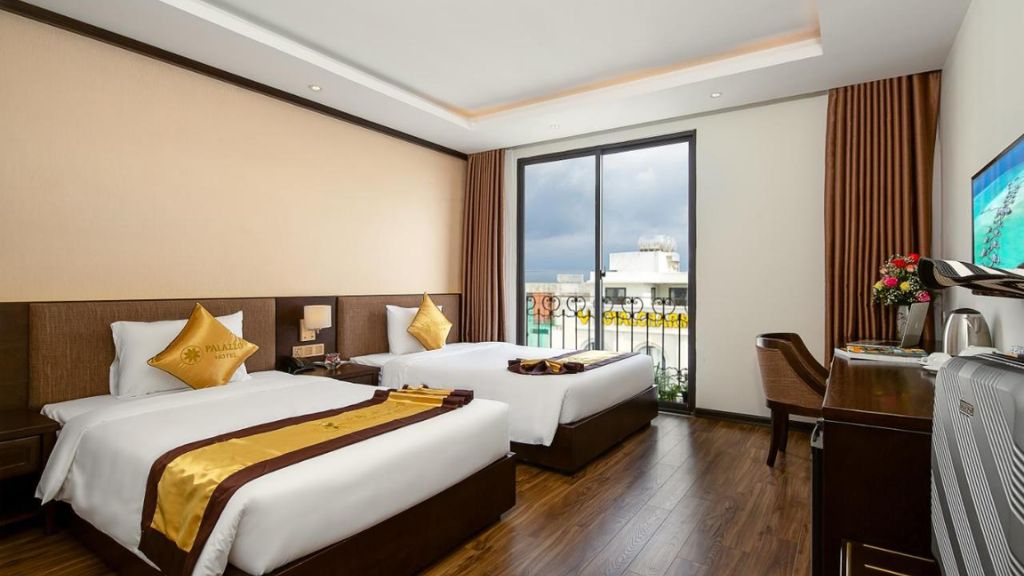 Phòng Deluxe Triple tại Palazzo 3 Hotel 3* Ngũ Hành Sơn